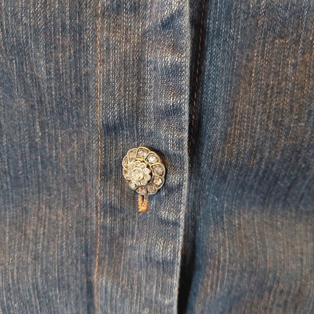 Jean Jackets - Picture 3 of 5